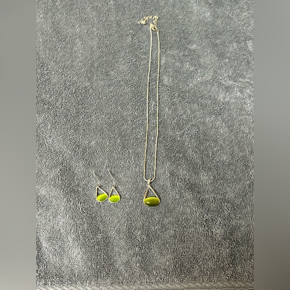 Chic Silver and Green Earrings - Picture 2 of 4